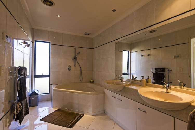 145 Woodman Drive Tawa_10