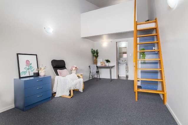 Private Studio Unit $330/wk