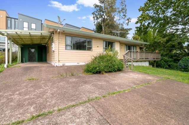 Spacious Single Level Living in Convenient New Lynn
