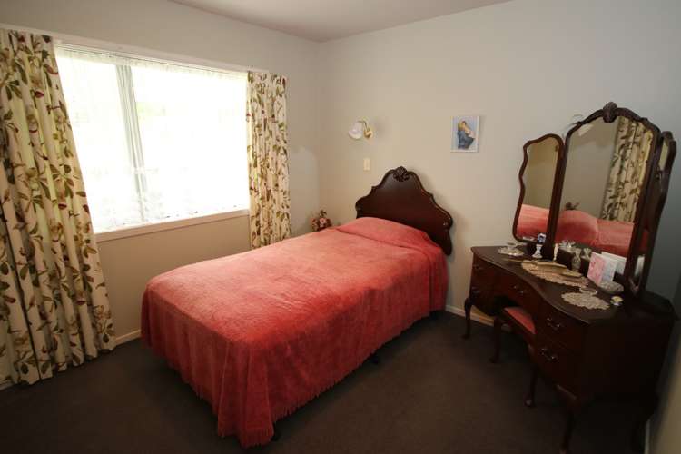 21 Pages Road Allenton_10