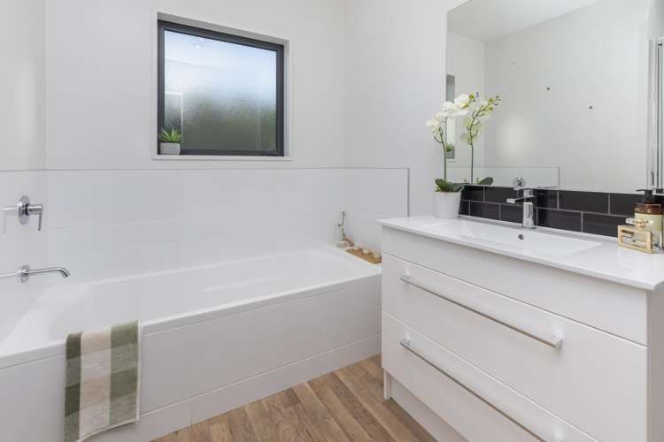 2/18 Lamorna Road Queenspark / Parklands_12