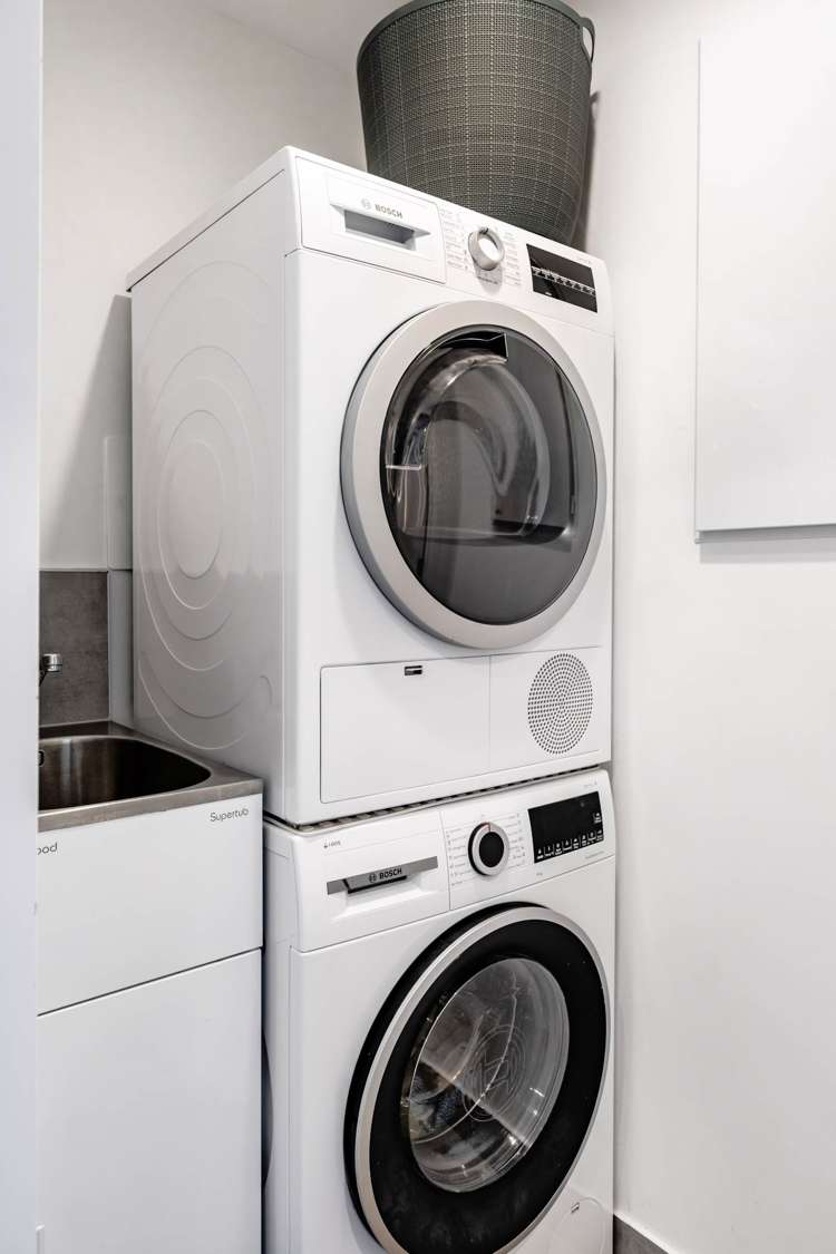 6 Magnetite Lane Flat Bush_37