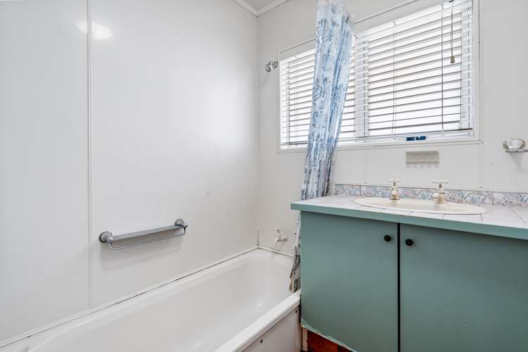 14 Lochinvar Place Hairini_13