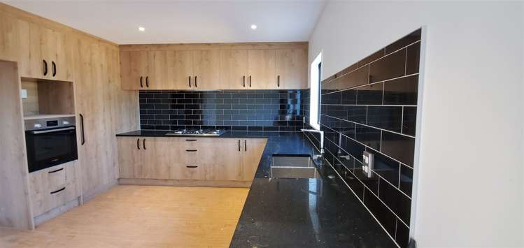 44 Bordeaux Parade Te Atatu South_1