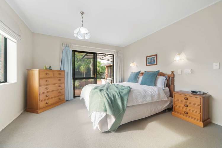 6 Gairloch Place Wattle Downs_13