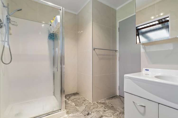 Unit 1/98 Barrys Road Glendene_11