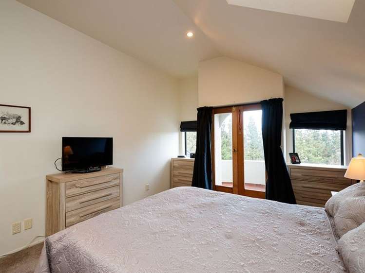 92 Pacific Drive Fitzherbert_16