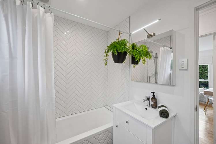 2/7 Hanlon Crescent Devonport_25