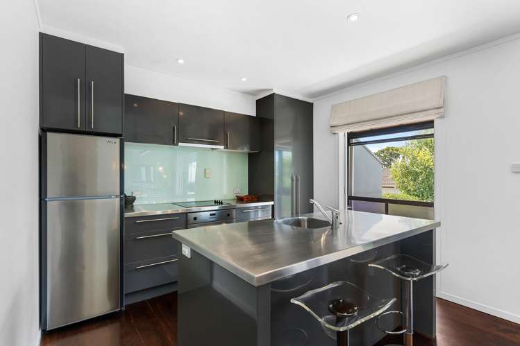 2/38 Challenger Street St Heliers_9