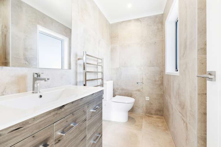 13 Couldrey Crescent Red Beach_20