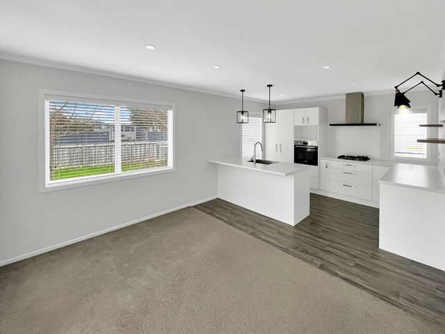 2 Old Orchard Road 10754_2
