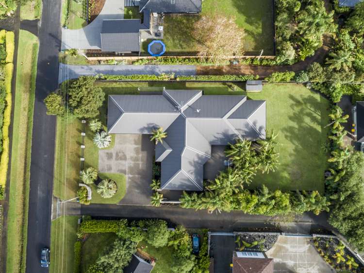 8 Oscar Road Greenhithe_46