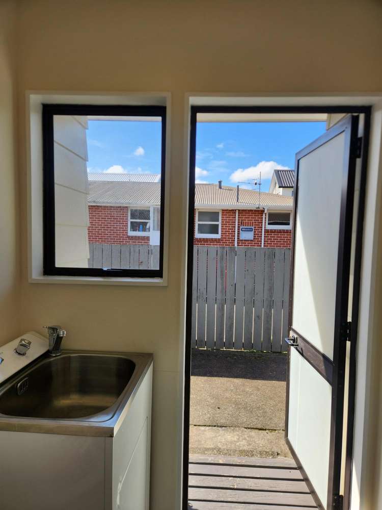  1/264 Fergusson Drive Heretaunga_7