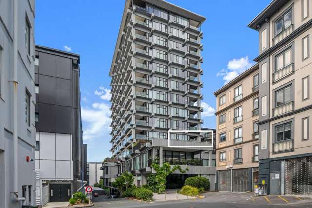 Spacious, Stylish & Superbly Located