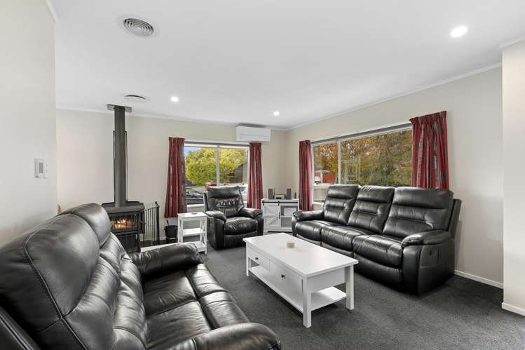 17 Memphis Grove Totara Park_8