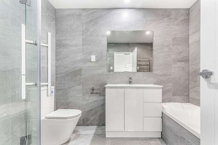 43c Fitzherbert Avenue West Harbour_18