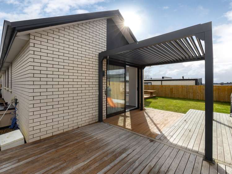 19 Inuwai Street Glenview_12