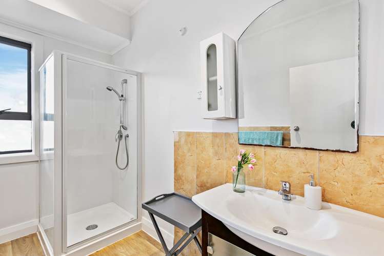 1 Henwood Road Mangere East_17