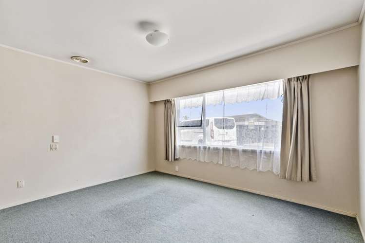 17 Barnhill Crescent Pahurehure_8