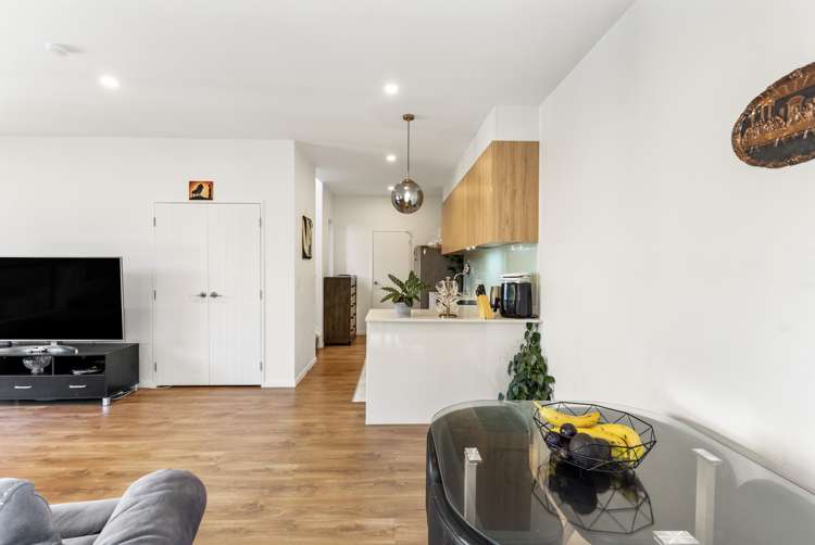 16/26 Springvale Drive Fairview Heights North Shore City Houses