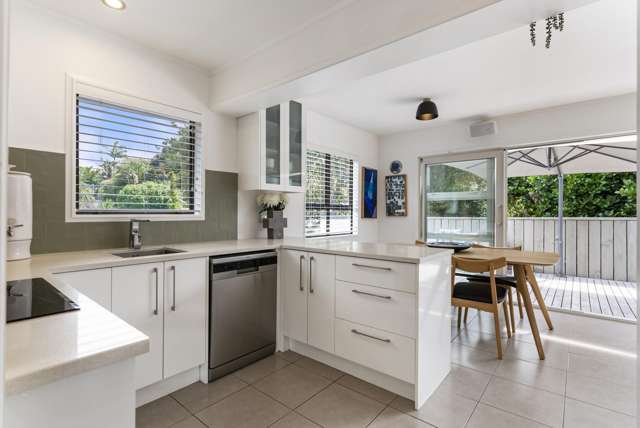 4/4 Webber Street Westmere_4