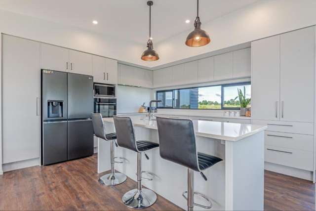 49 Johnstone Drive 10930_3