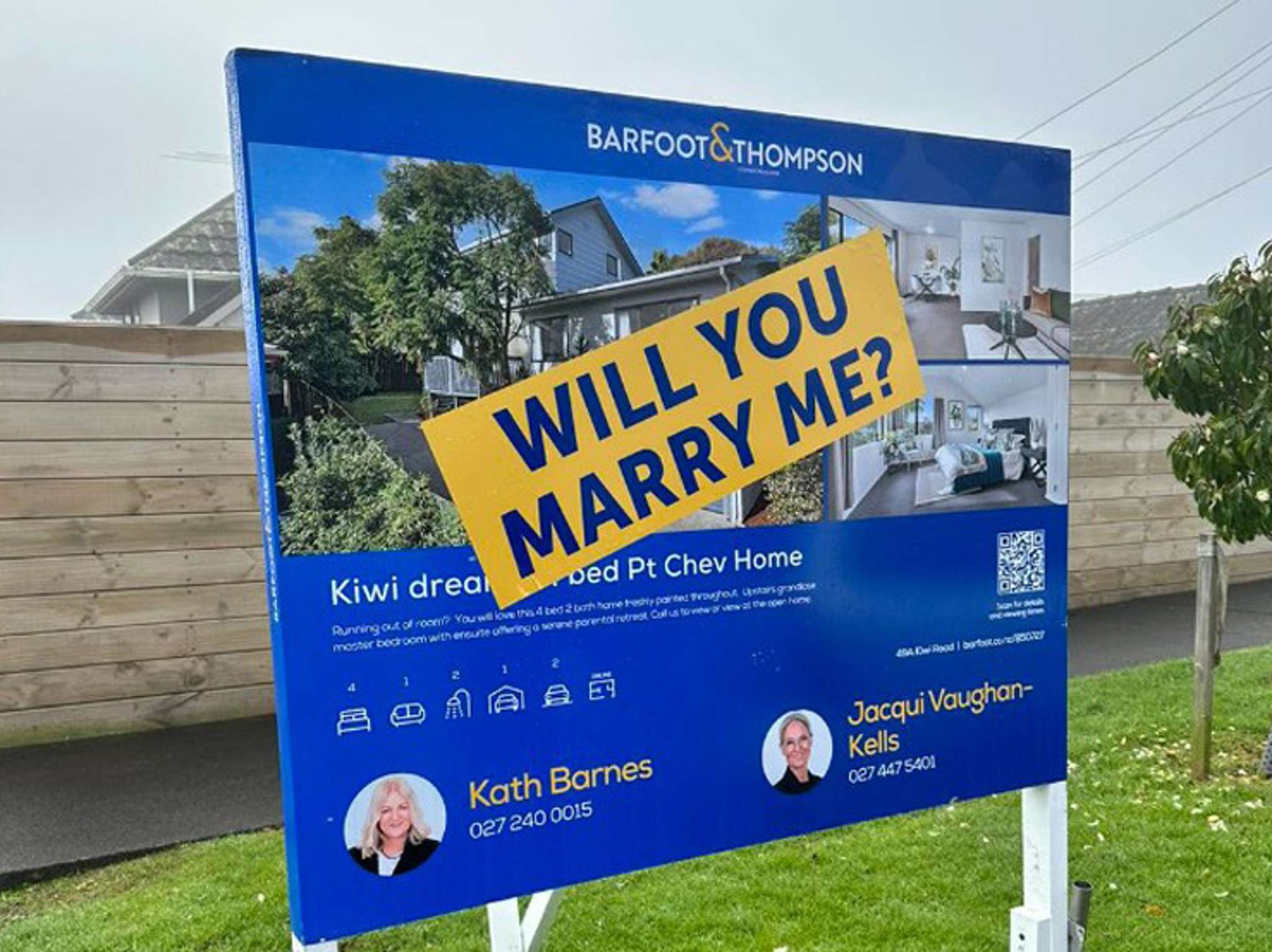 First-home buyer celebrates house purchase with surprise marriage proposal