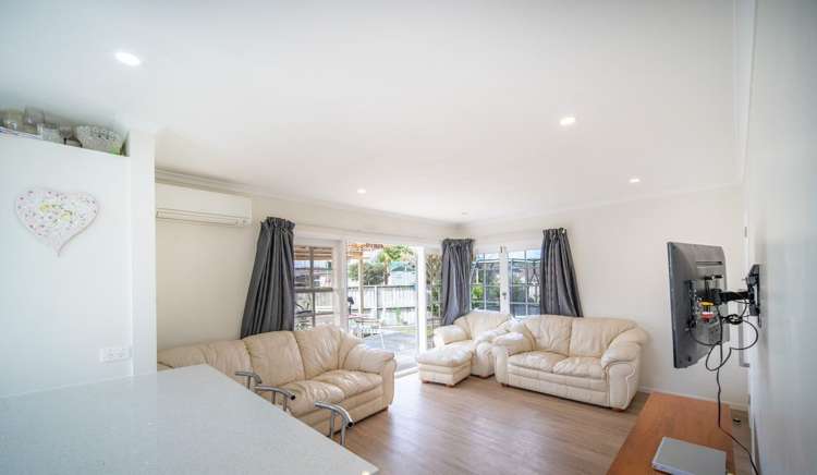 1/1 Cooper Place Papakura_4
