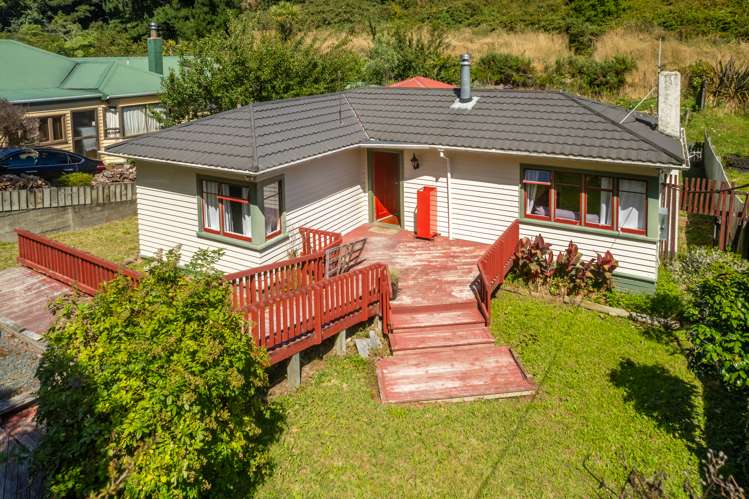 82 Murphy Street Toi Toi_1