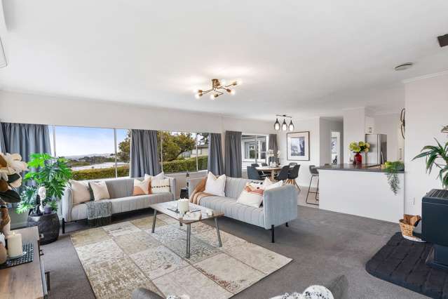 Prime Highbury Position. Sweeping Harbour Views