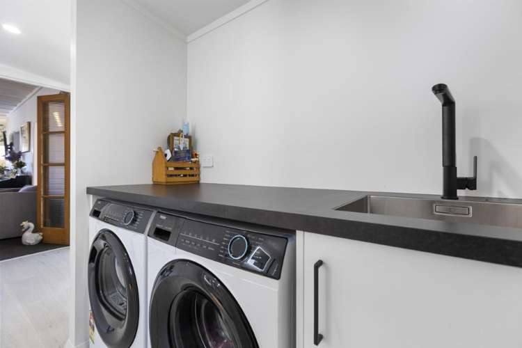 55 Wallace Place Westown_16