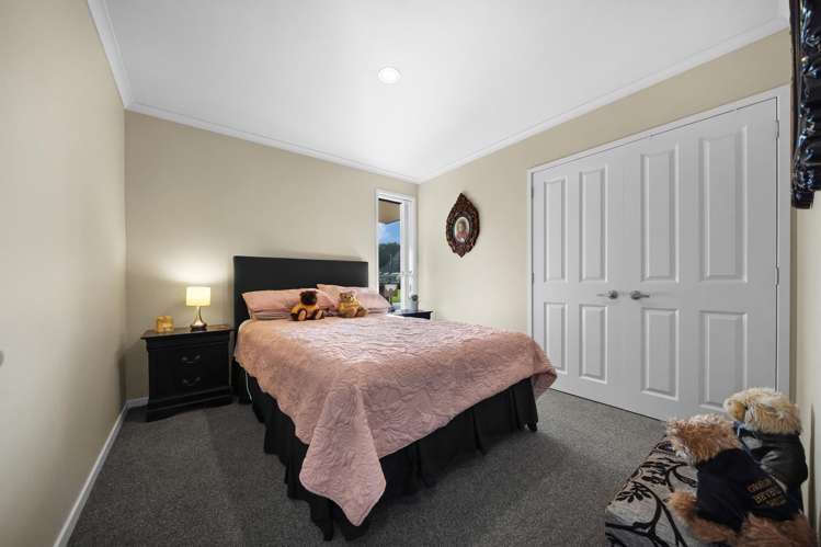 27 Awaroa Stream Drive Waiuku_10
