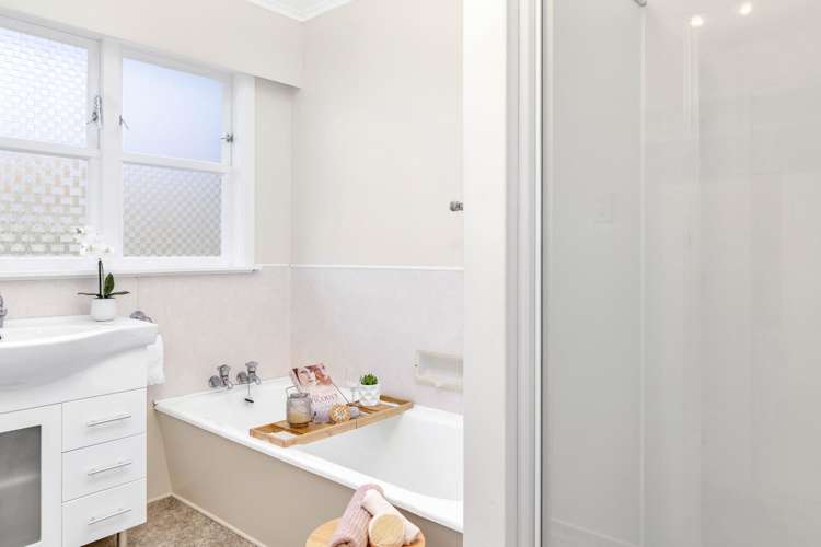33A Saint Edmund Crescent Tawa_12