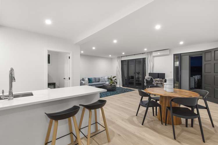 16 Island View Terrace Cockle Bay_27