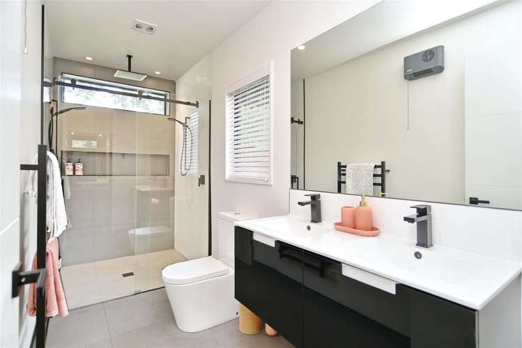 29 Kohunga Crescent Bottle Lake_20