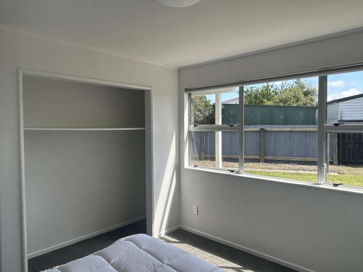 3/2 Percy Street 10706_7