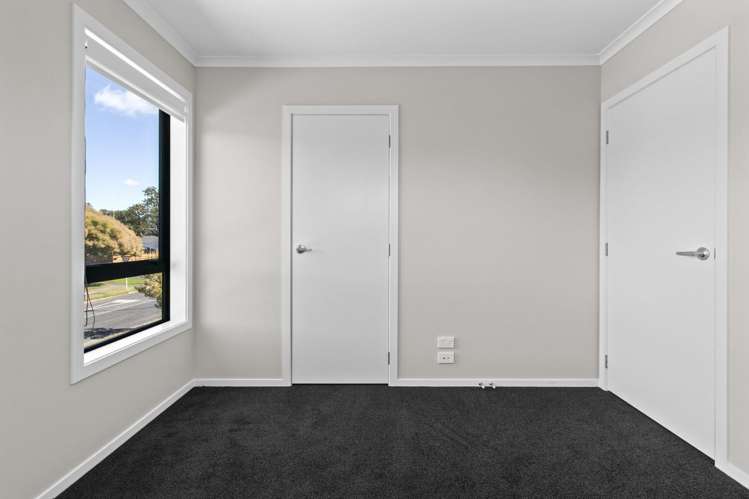 2/1 Garthwood Road Hillcrest_12