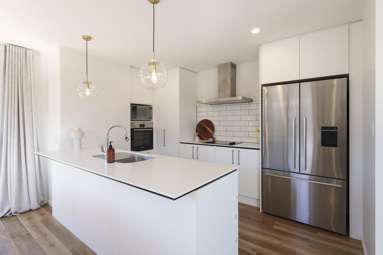 10 Helicon Street_2