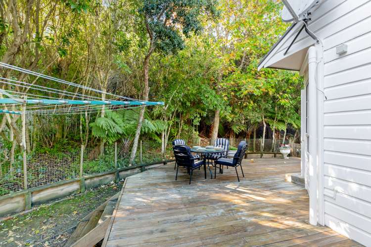 27 Woodfern Crescent Titirangi_23