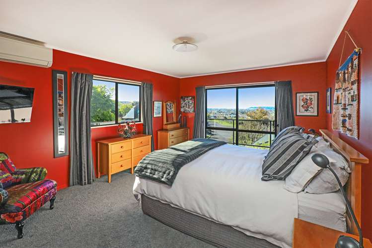 83 Churchill Drive Taradale_11