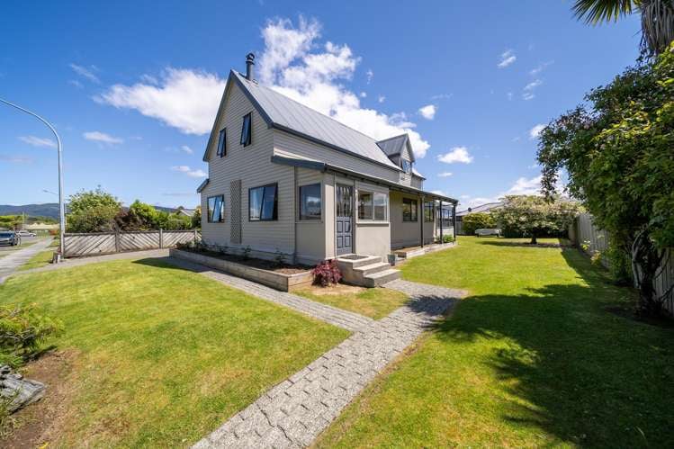 7 Bowen Street Te Anau & Surrounds_22