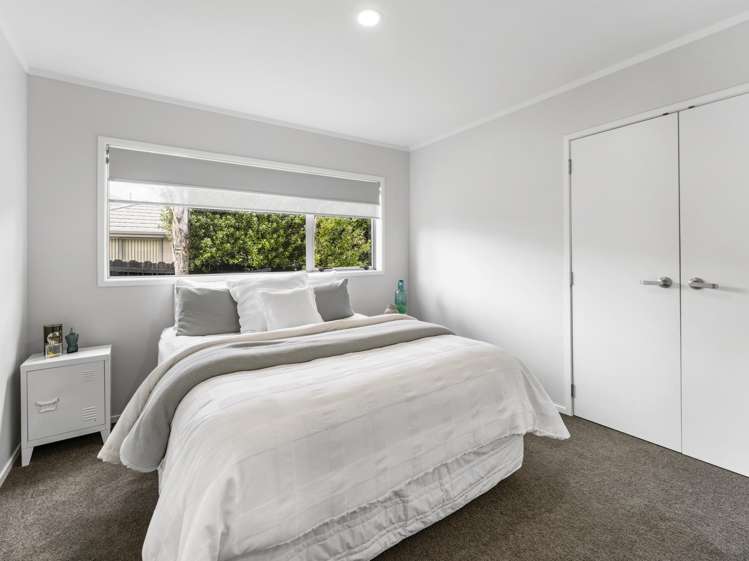 60 Intrepid Crescent Beachlands_13