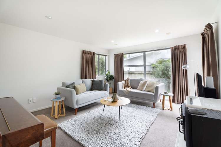 8 Halewood Grove Churton Park_12