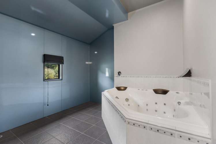 32 Rockhaven Albert Town_13