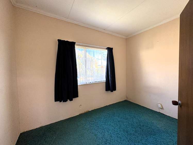 7 Rimu Street Kaka Point_13