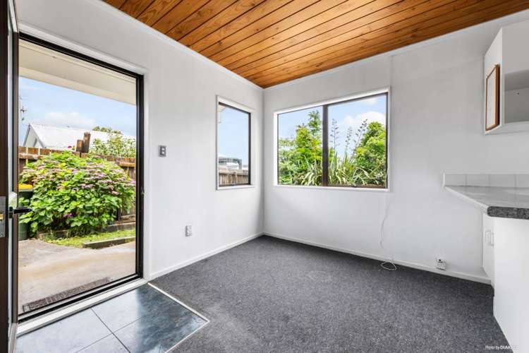 4/121 Bruce Mclaren Road Henderson_17