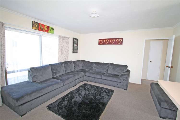 211 Parklands Avenue Bell Block_13