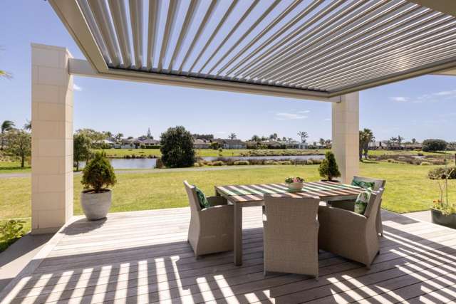 Luxury Living on the Waterway