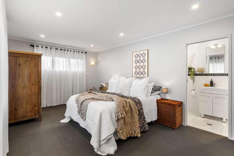 6 Hellyers Street Birkdale_16
