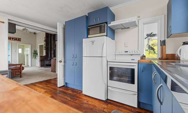 10 North Street Mokau_4